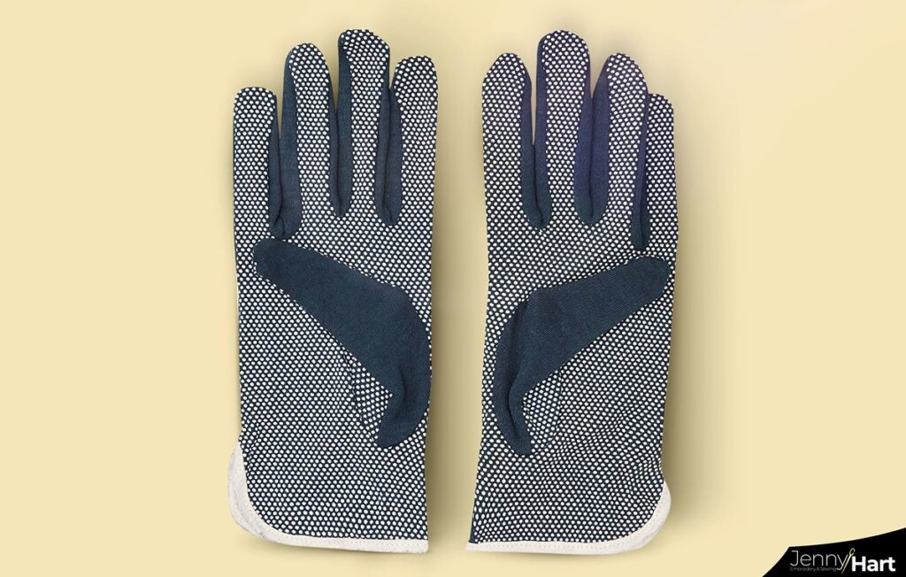 5 Best Quilting Gloves in 2022 (Detailed Guide)